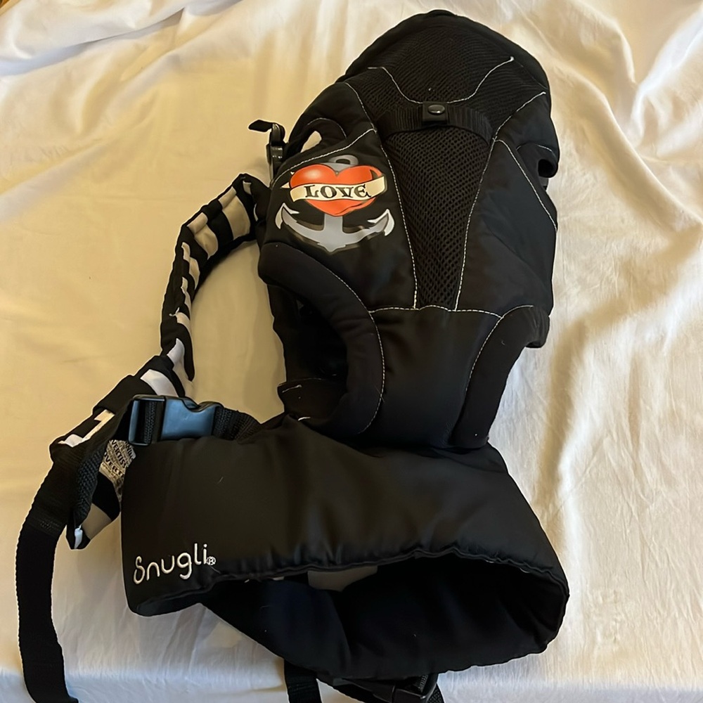 NWOT Evenflo Snugli